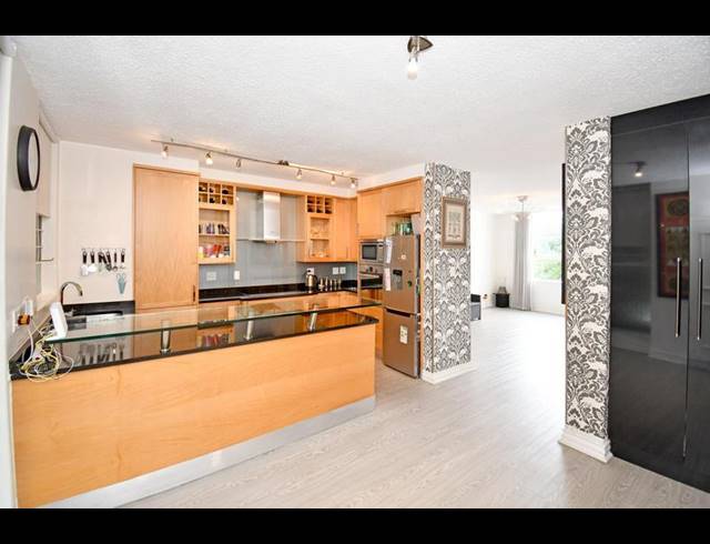 1 BEDROOM APARTMENT FOR SALE IN SANDHURST